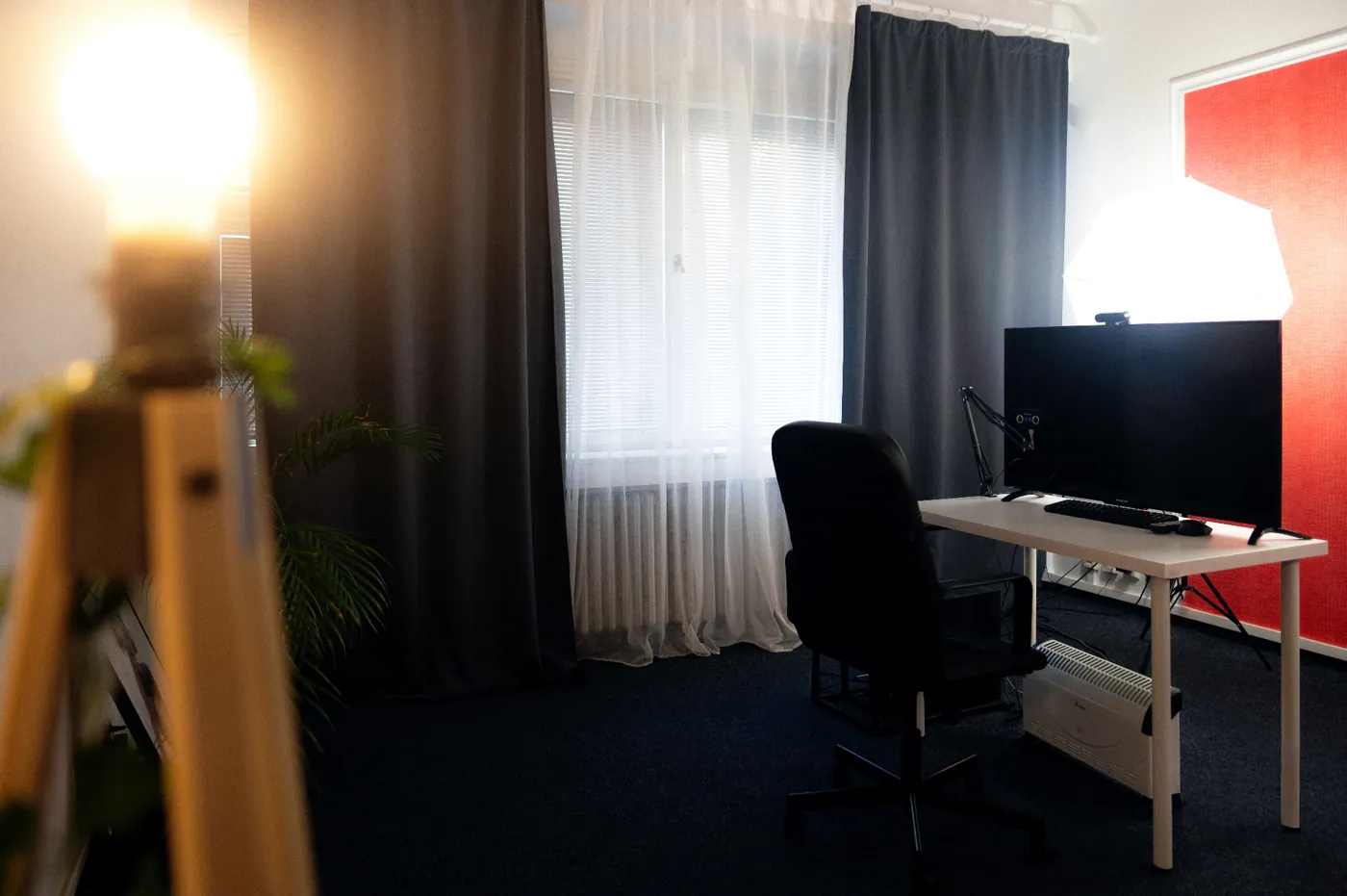 Streaming room · lights and desk zone